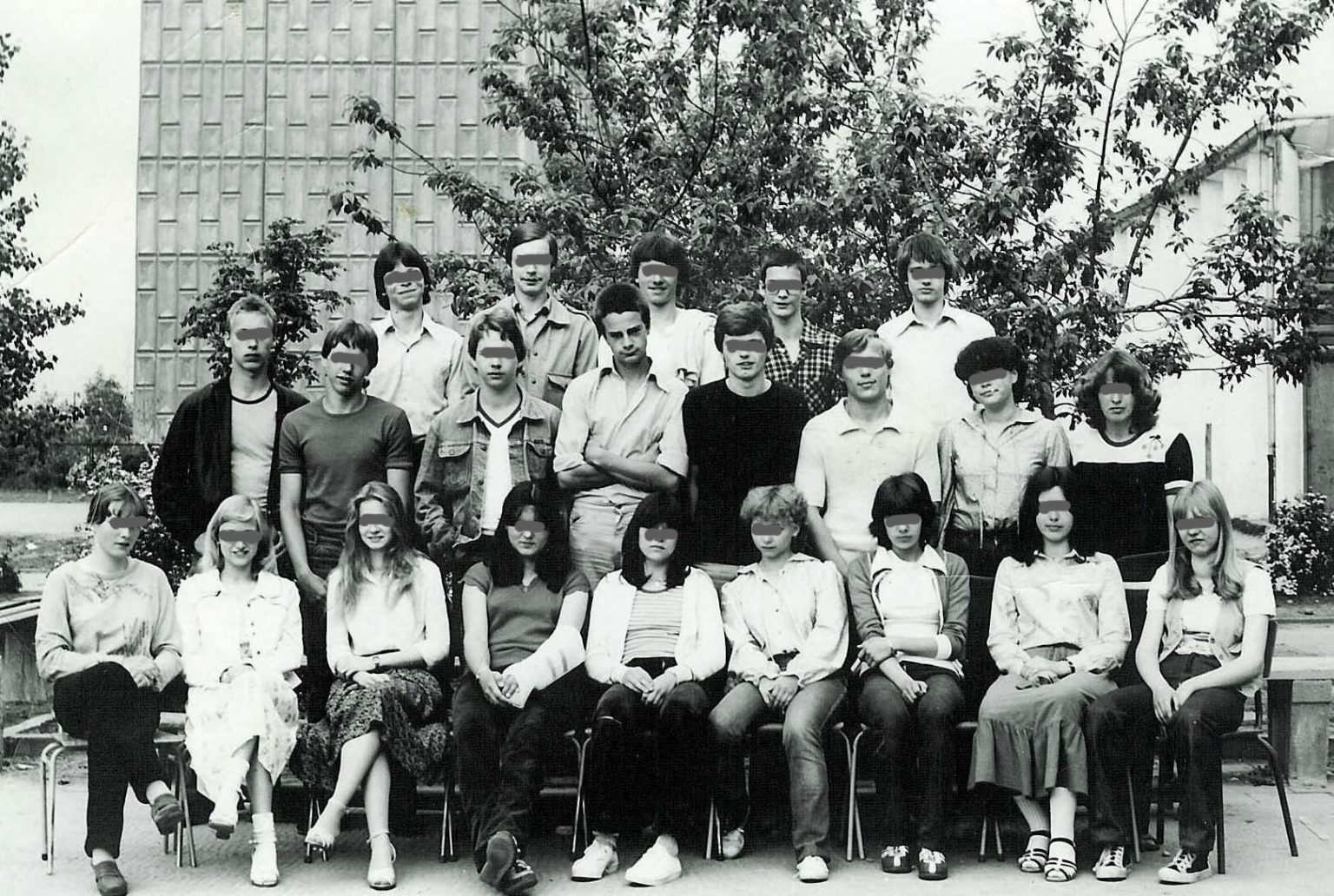 Grade 10A, 15th POS, Halle-Neustadt, class of 1982